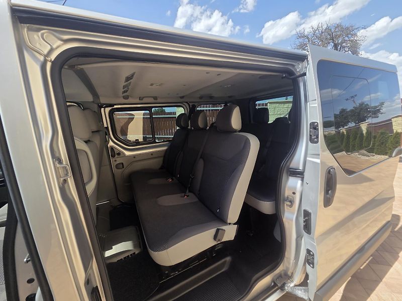 Opel Vivaro (2011) 2.0CDTI 84Kw  9-Míst - fotka 27 z 40