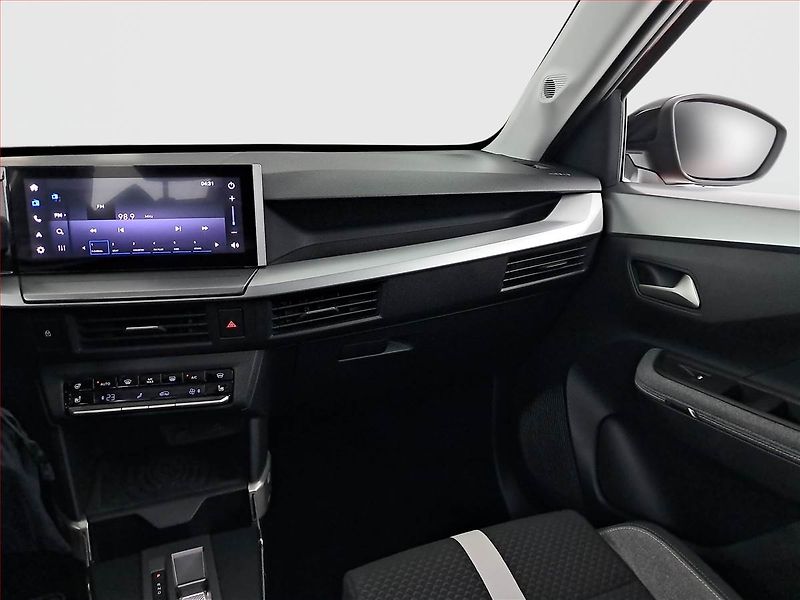 Opel Frontera (2025) 1.2 hybrid - fotka 8 z 21