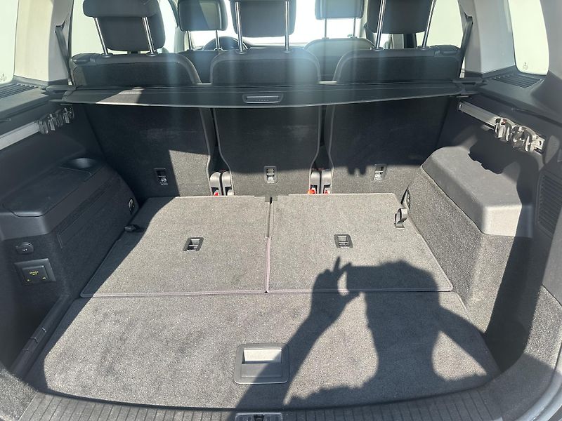 Volkswagen Touran (2015) 2.0 TDI se. knížka 7 míst - fotka 19 z 43