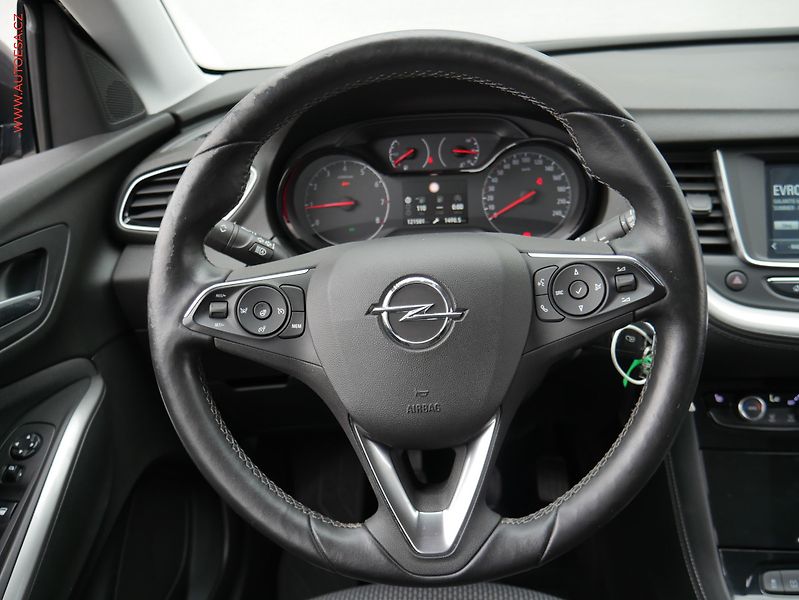 Opel Grandland X (2018) 1.2 T, ČR, AC, tempo, park - fotka 13 z 19
