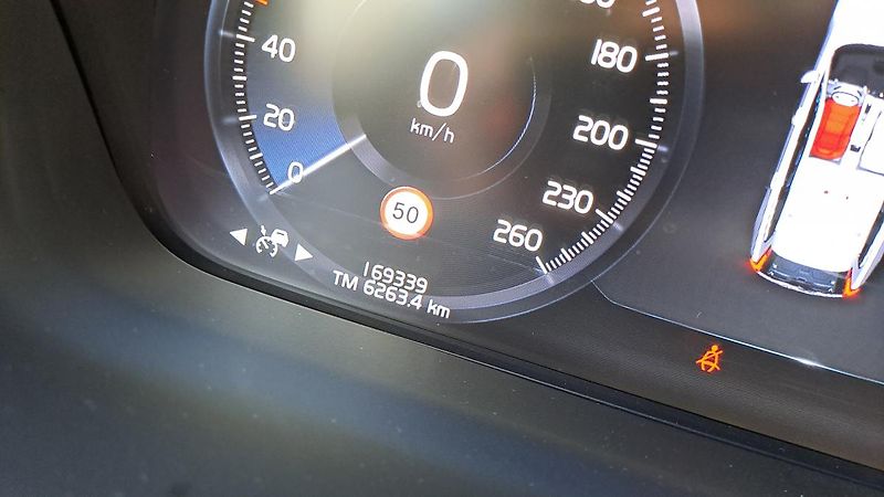 Volvo V90 2.0 D4 Momentum NAVI Automat - fotka 26 z 33