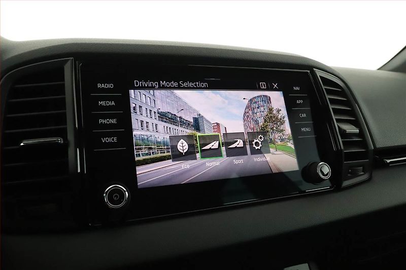 Škoda Karoq (2025) 1.5 TSI, SPORTLINE, AUTOMAT - fotka 14 z 20