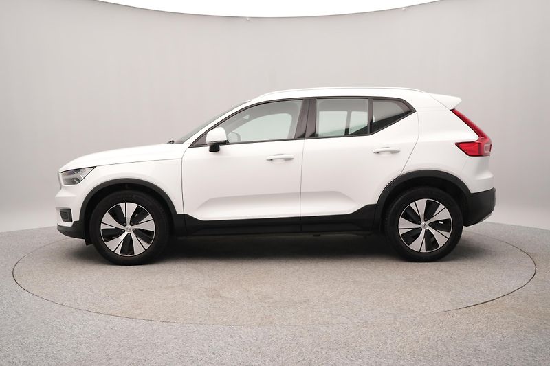 Volvo XC40 D3 MOMENTUM AUT  - fotka 8 z 46