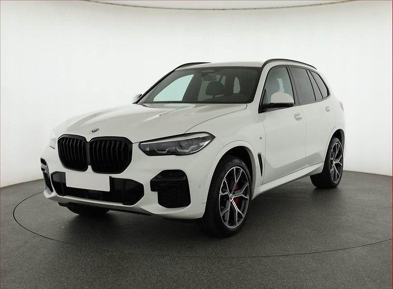 BMW X5 (2023) xDrive30d - fotka 2 z 17