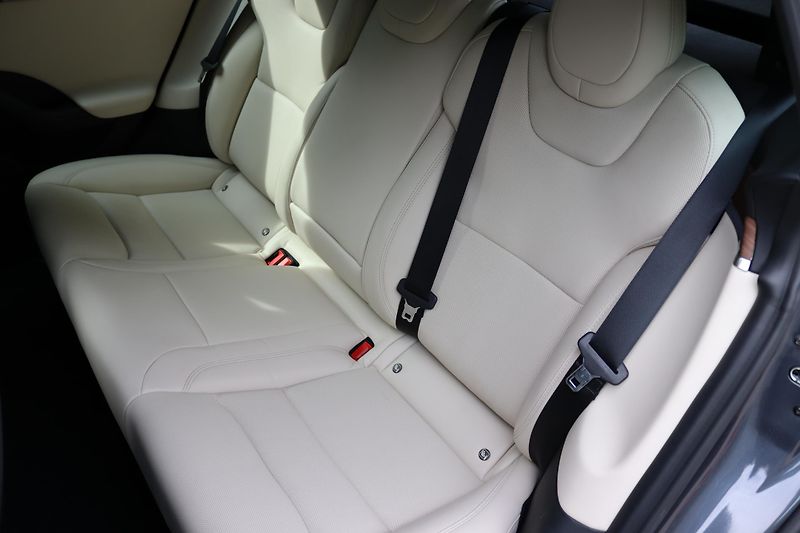Tesla Model S LONG RANGE AWD 493kW - fotka 40 z 50