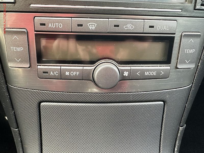 Toyota Avensis (2003) 1.8i, AC, TZ - fotka 15 z 17