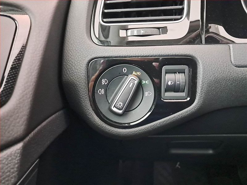 Volkswagen Golf (2017) Comfortline 1.6 TDI, Automat - fotka 27 z 28