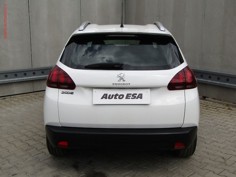 Peugeot 2008 (2019) 1.2 PT, ČR, AT - fotka 5 z 20