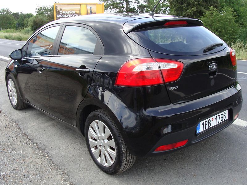 Kia Rio 1.4i, 80 kW, klimatizace - fotka 3 z 23
