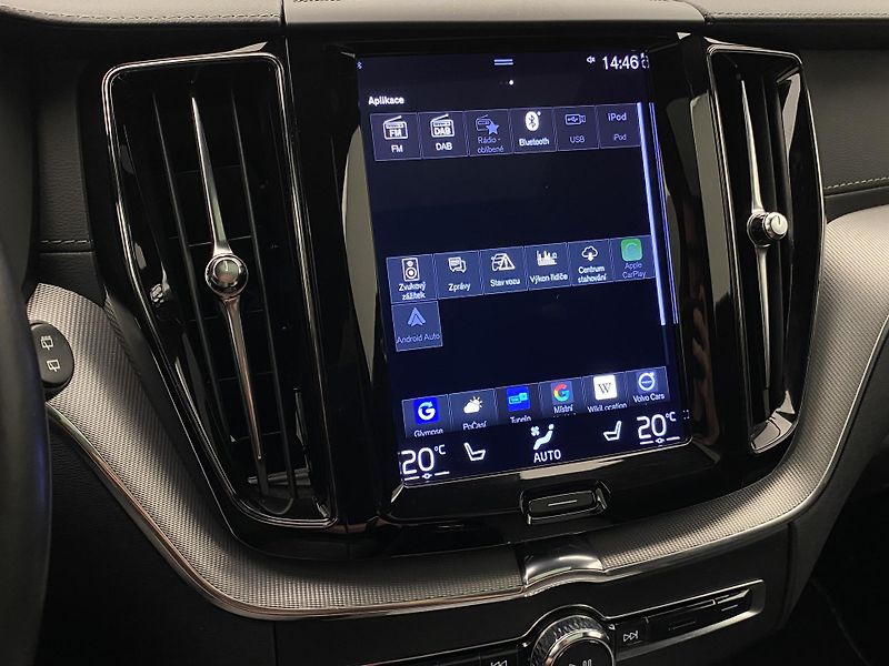 Volvo XC60 B6 AWD R-DESIGN AUT  - fotka 42 z 52