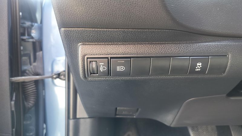 Toyota Corolla 2.0 hybrid, business, navigace - fotka 11 z 29