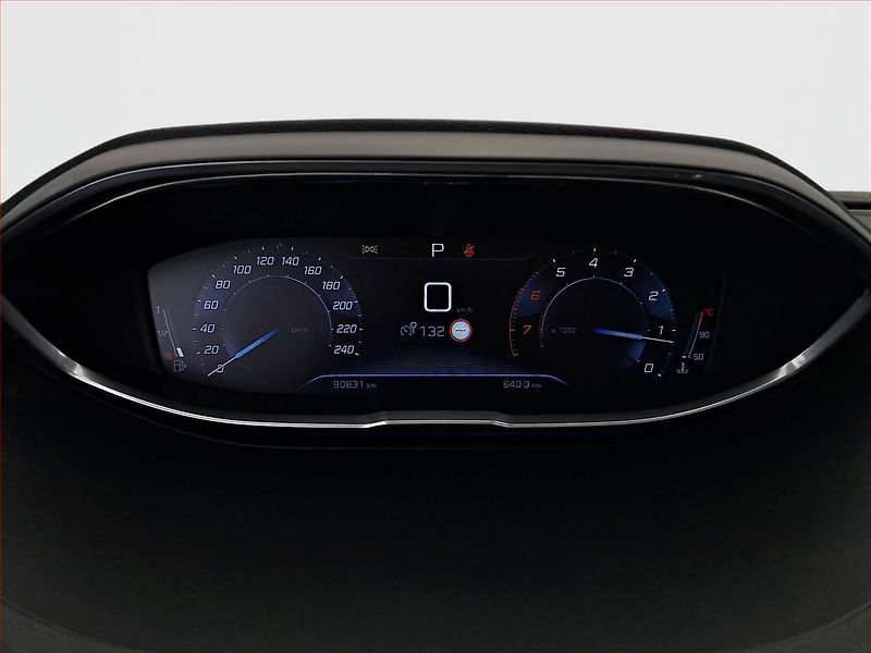 Peugeot 5008 (2017) PureTech 130, Automat, 7 míst - fotka 11 z 27