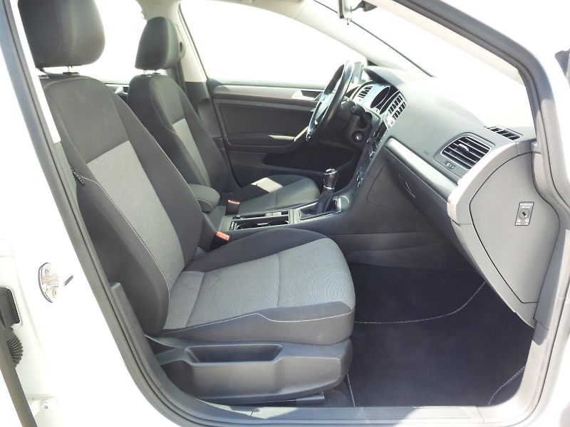 Volkswagen Golf (2017) Trendline 1,2 TSI 63kW - fotka 9 z 21