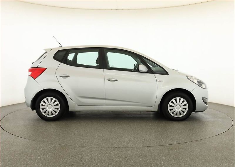 Hyundai ix20 (2011) 1.4 CVVT - fotka 6 z 12