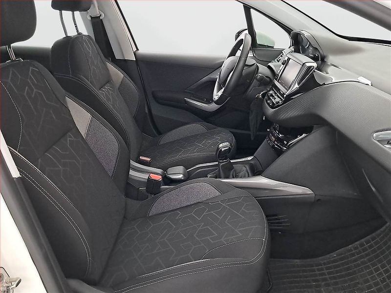 Peugeot 2008 (2019) 1.2 PureTech, Serv.kniha - fotka 9 z 17
