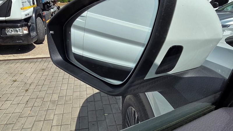 Volkswagen Tayron (2025) 1.5 PHEV 150kW Elegance SoH100 - fotka 19 z 48