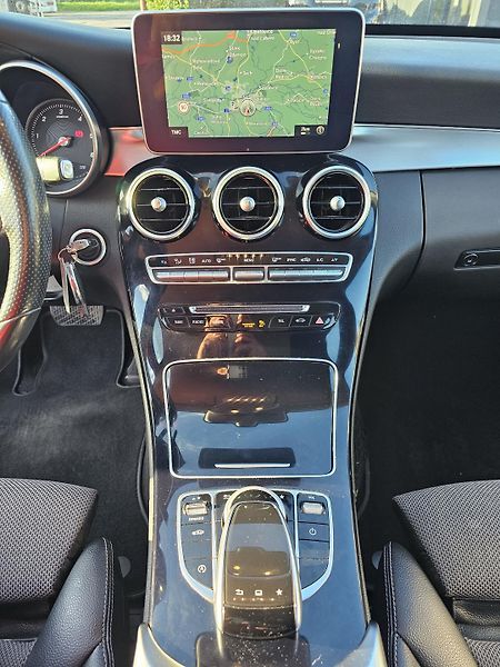 Mercedes-Benz Třídy C (2016) C220D 125kW 4MATIC 7G AIRMATIC - fotka 26 z 50