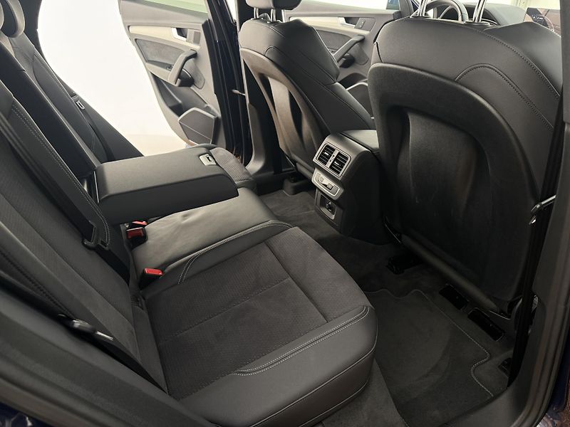 Audi Q5 SB*40tdi*ČR*DPH*S-Line*Vzduch* - fotka 17 z 42