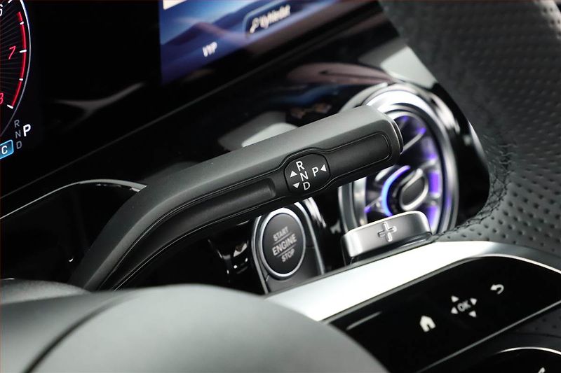 Mercedes-Benz GLA (2025) 220 4MATIC - fotka 14 z 30