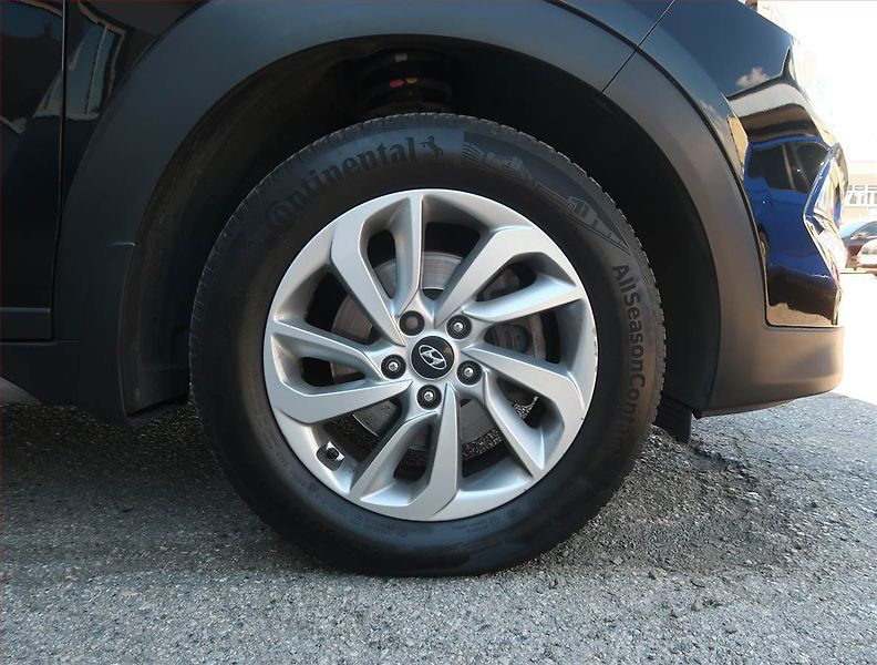 Hyundai Tucson (2017) 1.6 T-GDI, 4X4, Serv.kniha - fotka 15 z 19
