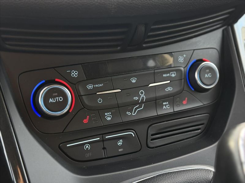 Ford Kuga 2,0 TDCi 110kW Titanium CZ - fotka 20 z 21