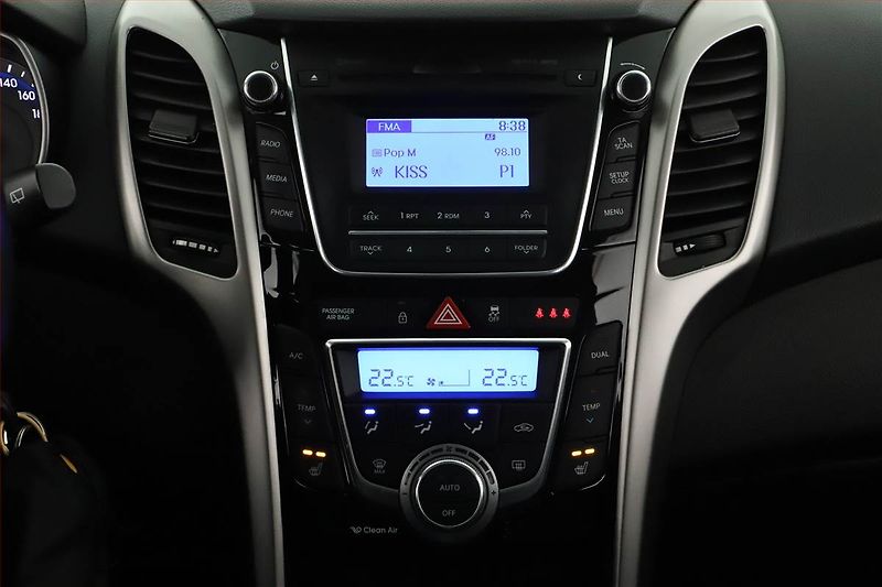 Hyundai i30 (2017) Weekend 1.6 CRDi, Serv.kniha - fotka 9 z 13