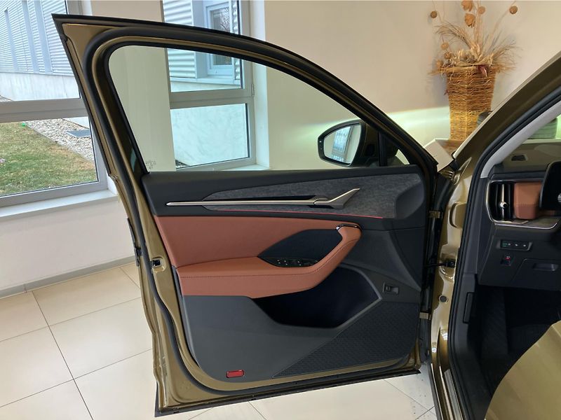 Škoda Kodiaq 2.0TDi 142 kW 4X4 ExclusiveSel - fotka 22 z 29