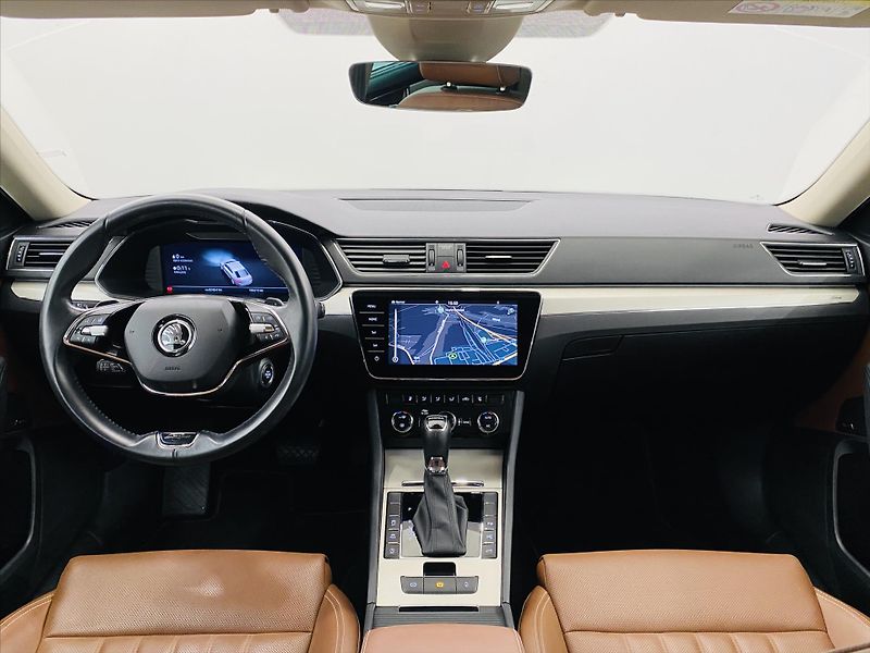 Škoda Superb 2,0 147kW L&K DSG Webasto - fotka 9 z 27