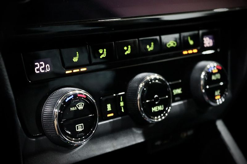 Škoda Octavia 3 FL Combi 1.4 TSI 110 kW DSG - fotka 34 z 43