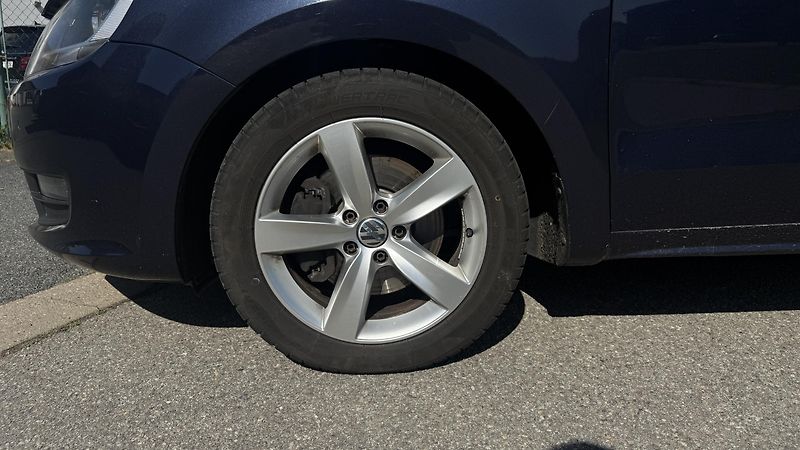 Volkswagen Sharan (2015) 2.0 TDI 110KW DSG 7MÍST - fotka 22 z 26