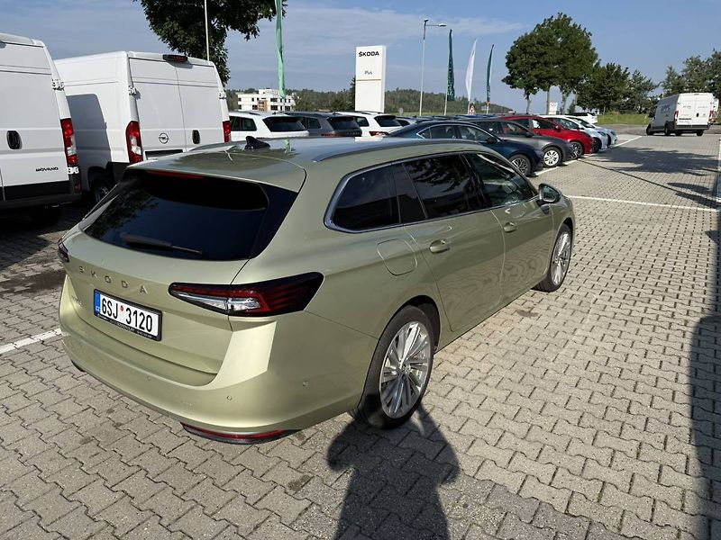 Škoda Superb Combi L&K 2,0 TDI 110kW DSG7/. - fotka 5 z 26