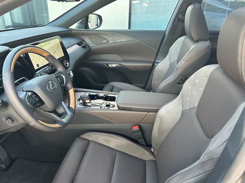 Lexus RX 450h+ 2.5 PHEV LUXURY PANORAMI - fotka 7 z 15