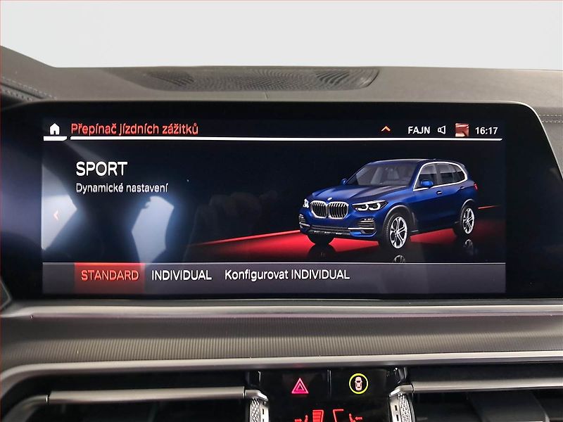 BMW X5 (2021) xDrive30d - fotka 30 z 32