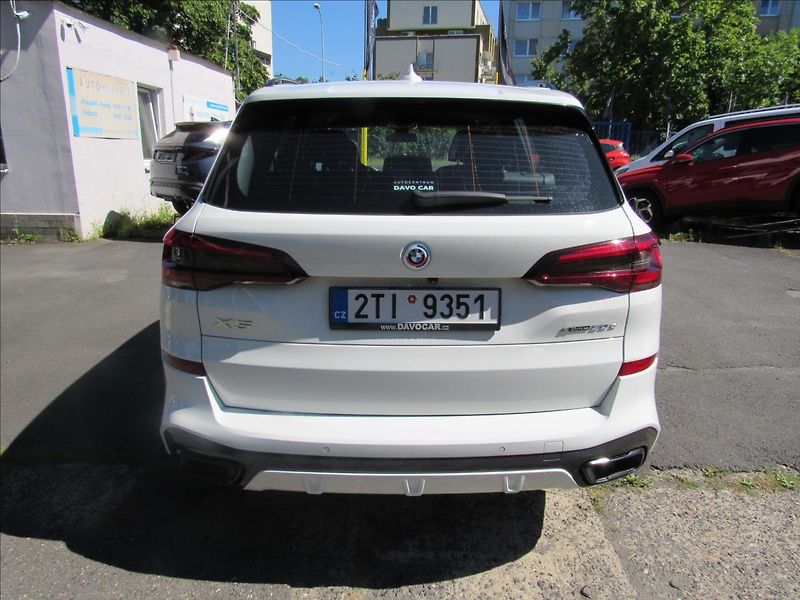 BMW X5 3,0 D xDrive30D M-Paket - fotka 5 z 34