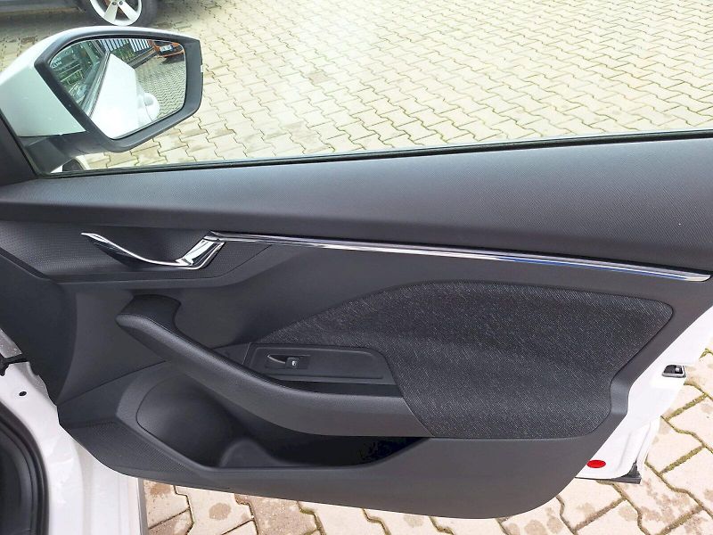 Škoda Kamiq (2023) 1.0 TSI / 81 kW / 6MP / Style - fotka 27 z 34