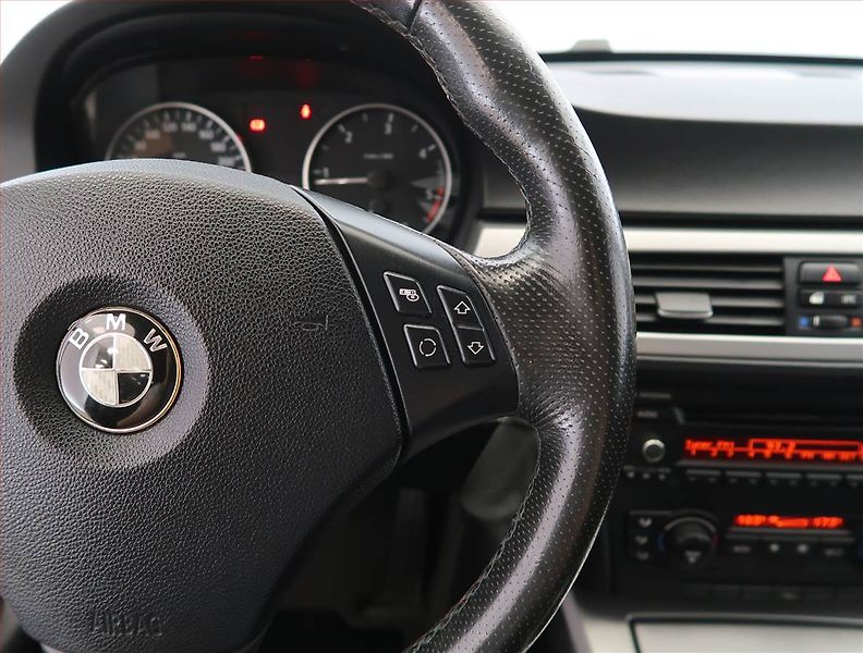 BMW Řada 3 (2006) 320 d, po STK, levný provoz - fotka 17 z 19