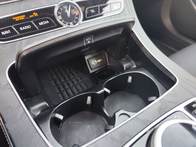 Mercedes-Benz Třídy E E220d/143kW 4MATIC All-Terrain - fotka 25 z 37