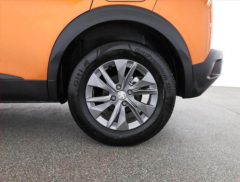 Peugeot 2008 (2021) 1.2 PureTech, ČR,1.maj - fotka 13 z 20