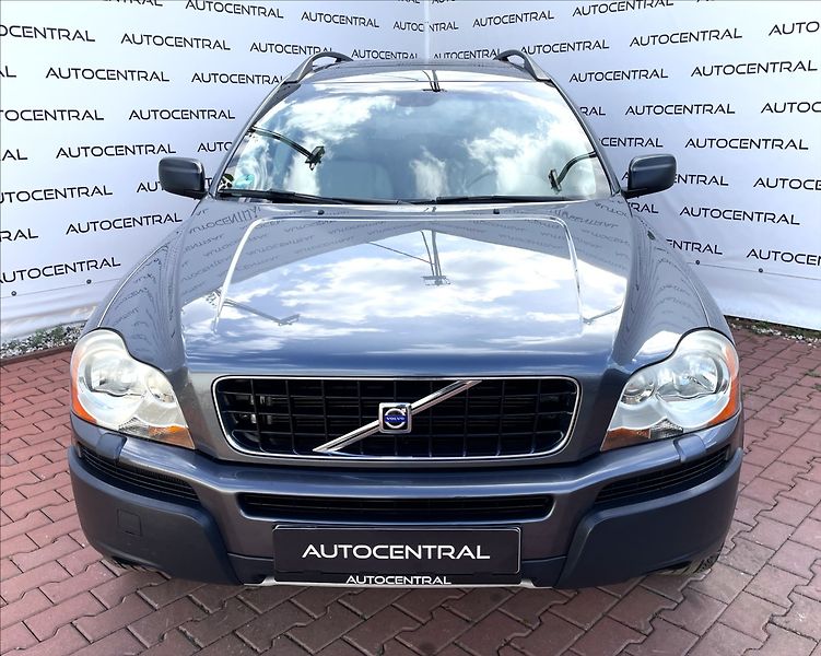 Volvo XC90 2,4 D,136kW,4x4,aut. - fotka 2 z 24