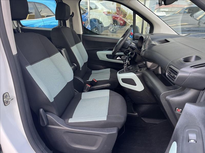 Citroën Berlingo 1,2 PT  MAN6 LIVE - fotka 16 z 20