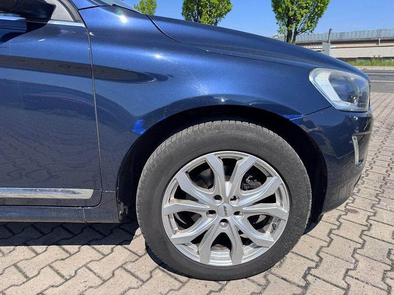 Volvo XC60 (2015) 4X4 2,4 D5 158 KW SUMMUM ČR - fotka 16 z 50