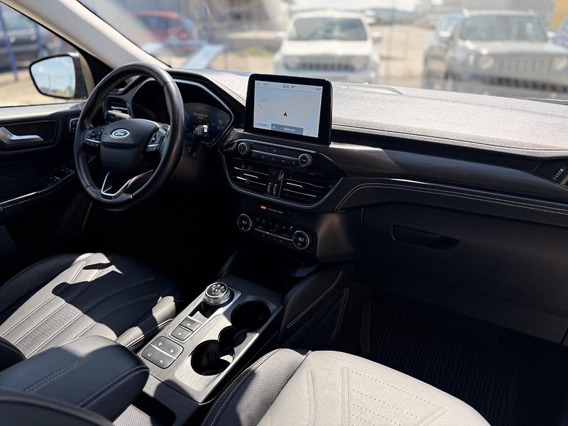 Ford Kuga (2022) 2.5 HEV,4x4,REZERVOVÁNO - fotka 31 z 51