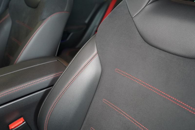 Mercedes-Benz Třídy A 35 AMG 4MATIC, AERO, Kamera - fotka 20 z 44