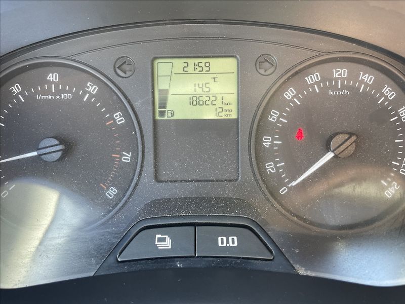 Škoda Fabia 1,4 i 16V 63kw Klima ESP po ST - fotka 15 z 24