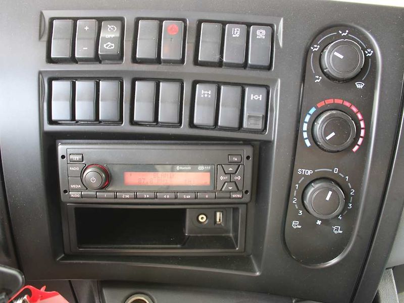 Renault Trucks D D Cab 2.1, EURO 6, HYDRAULICKÉ - fotka 15 z 21