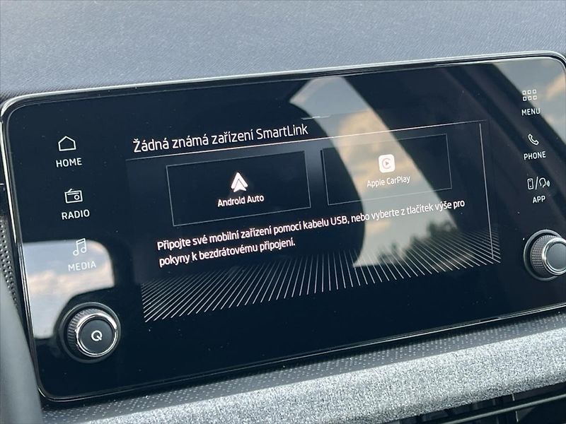 Škoda Kamiq 1,0 TSi 85kW SELECTION - fotka 22 z 24