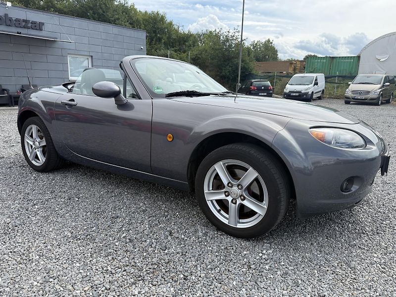 Mazda MX-5 1.8  93kW Roadster 123tkm - fotka 9 z 15