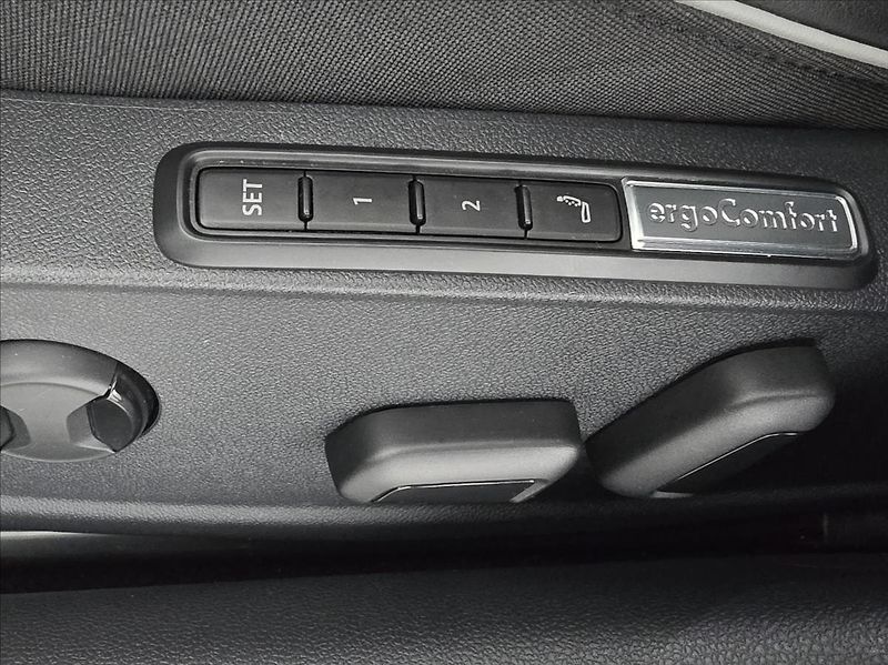 Volkswagen Arteon 2,0 TDi 147kW R-Line, Virtual, - fotka 19 z 26