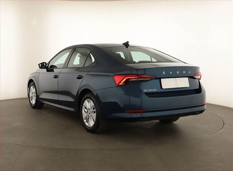 Škoda Octavia (2020) 1.5 TSI, Park. senzory - fotka 4 z 19