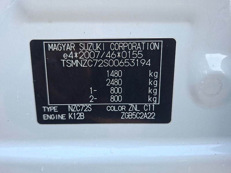 Suzuki Swift (2016) 1.2i 69kW X-TRA - fotka 24 z 31